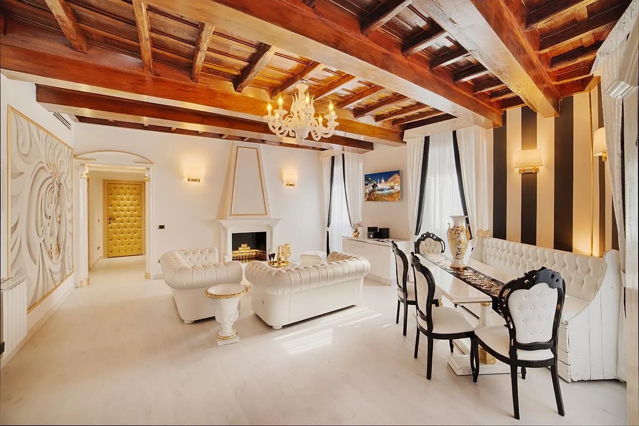 Spanish Steps Amazing Apartment location